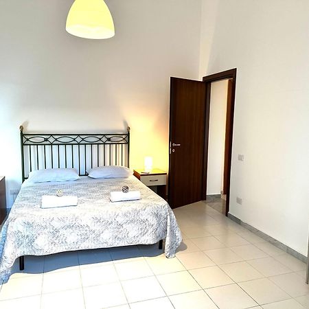 Apartamento A Un Passo Dal Massimo 2 Palermo Exterior foto